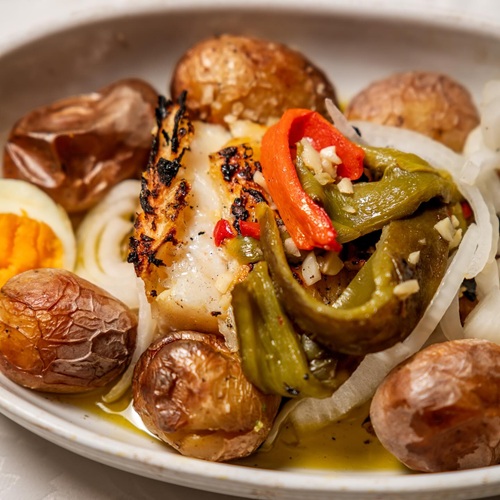 Auf Kohle gegrillter Kabeljau