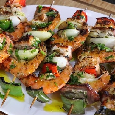 Шашлик з кальмарів та креветок